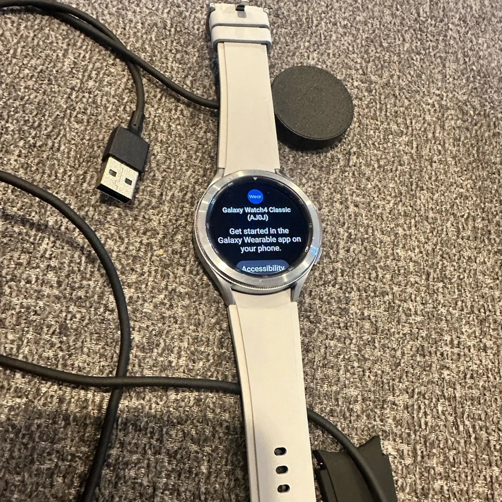 Samsung Galaxy Watch4 Classic - Gray